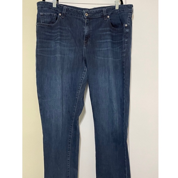 20W LUCKY BRAND Jeans | Ginger Straight | Dark Wash | fitted, plus, straight. - Picture 2 of 7